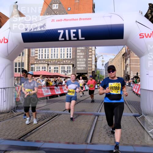 13.09.2026 - 21. swb-Marathon Bremen Tim E. http://msf.ph/oto/10325477 13.09.2026 11:00:54 Ziel 10263, 10272, 10275, 10306, 10369, 11126, 11162, 11180, 11343, 11475, 11556, 11687, 11708, 11769, 11797, 11838, 11959, 12018, 12430 meine-sportfotos.de