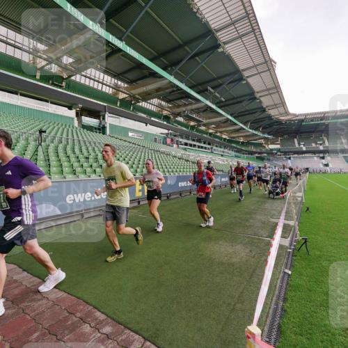 13.09.2026 - 21. swb-Marathon Bremen Michael Burmester http://msf.ph/oto/10325496 13.09.2026 13:29:05 Laufen im Stadion 111, 171, 220, 422, 476, 478, 685, 726, 729, 754, 829, 888, 925, 986, 1079, 1217, 1220, 1242, 1270, 1298, 1325, 1384, 1496, 1615, 1741, 1777, 1886, 1958, 1984, 2236, 2238, 2263, 2326, 2365, 2436, 2449, 2472, 2502, 2546, 2574, 2593, 2740, 2743, 2830, 2862, 2868, 2924, 2991, 3020, 3053, 3061, 3129, 3154, 3238, 3274, 3286, 3321, 3361, 3563, 3589, 3594, 3595, 3605, 3678, 3694, 3755, 3758, 3798, 3826, 3853, 3898, 3953, 3965, 3971, 3987, 4011, 4108, 4238, 4457, 4660 meine-sportfotos.de