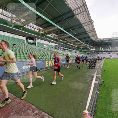 13.09.2026 - 21. swb-Marathon Bremen Michael Burmester http://msf.ph/oto/10325508 13.09.2026 13:29:05 Laufen im Stadion 111, 171, 220, 422, 476, 478, 685, 726, 729, 754, 829, 888, 925, 986, 1079, 1217, 1220, 1242, 1270, 1298, 1325, 1384, 1496, 1615, 1741, 1777, 1886, 1958, 1984, 2236, 2238, 2263, 2326, 2365, 2436, 2449, 2472, 2502, 2546, 2574, 2593, 2740, 2743, 2830, 2862, 2868, 2924, 2991, 3020, 3053, 3061, 3129, 3154, 3238, 3274, 3286, 3321, 3361, 3563, 3589, 3594, 3595, 3605, 3678, 3694, 3755, 3758, 3798, 3826, 3853, 3898, 3953, 3965, 3971, 3987, 4011, 4108, 4238, 4457, 4660 meine-sportfotos.de