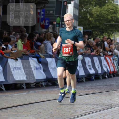 13.09.2026 - 21. swb-Marathon Bremen Strokosch-Dieckow http://msf.ph/oto/10325552 13.09.2026 13:11:25 Ziel 335, 697, 1349, 2021, 2087, 2759, 3440, 3448, 3484, 3647, 4429, 4475, 4571, 5079, 6471, 6657, 8183, 8474, 9410, 9618, 9622, 9762, 382, 7109, 8982 meine-sportfotos.de
