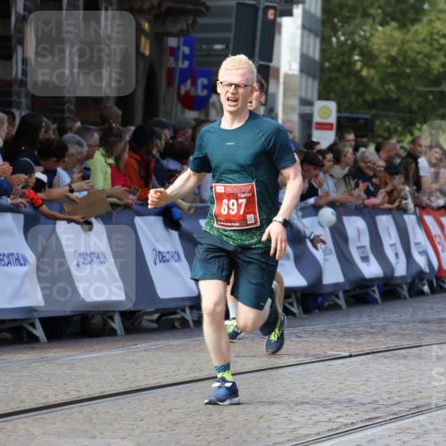 13.09.2026 - 21. swb-Marathon Bremen Strokosch-Dieckow http://msf.ph/oto/10325594 13.09.2026 13:11:26 Ziel 335, 697, 1349, 2021, 2087, 2759, 3440, 3448, 3484, 3647, 4429, 4475, 4571, 5079, 6471, 6657, 8183, 8474, 9410, 9618, 9622, 9762, 382, 6059, 7109, 8982 meine-sportfotos.de