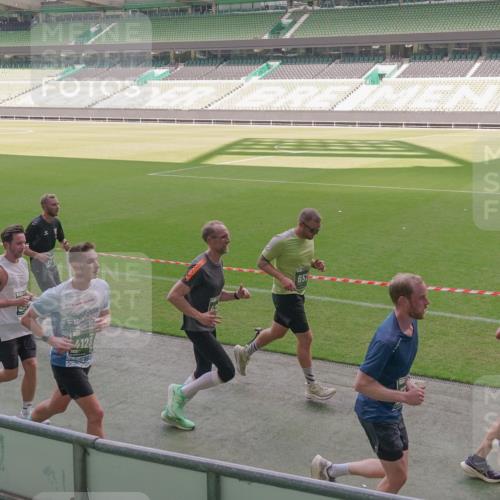 13.09.2026 - 21. swb-Marathon Bremen Michael Burmester http://msf.ph/oto/10325632 13.09.2026 12:55:06 Laufen im Stadion 161, 189, 201, 205, 385, 388, 411, 461, 472, 481, 495, 655, 666, 675, 816, 827, 854, 913, 1053, 1058, 1076, 1197, 1390, 1419, 1468, 1537, 1551, 1599, 1631, 1645, 1658, 2055, 2122, 2125, 2234, 2251, 2319, 2383, 2390, 2474, 2499, 2604, 2623, 2701, 2733, 2801, 2824, 2870, 2882, 2913, 2922, 2962, 2971, 3012, 3054, 3057, 3134, 3175, 3192, 3206, 3241, 3246, 3346, 3356, 3357, 3413, 3706, 3716, 3836, 4135, 4137, 4413, 4733, 5277, 5430, 5530, 5695, 5867, 6106 meine-sportfotos.de