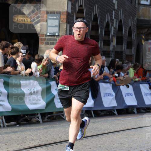 13.09.2026 - 21. swb-Marathon Bremen Strokosch-Dieckow http://msf.ph/oto/10325753 13.09.2026 13:11:32 Ziel 335, 697, 1349, 2087, 3440, 3448, 3484, 3647, 4429, 6274, 6471, 8183, 8474, 9291, 9410, 9618, 9762, 4651, 5585, 6059, 8996, 13055 meine-sportfotos.de