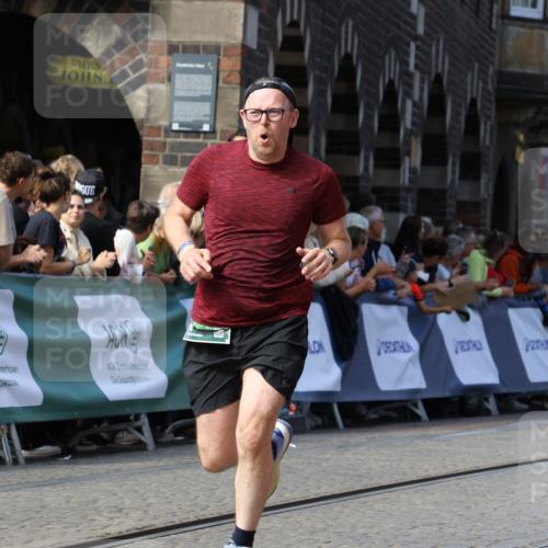13.09.2026 - 21. swb-Marathon Bremen Strokosch-Dieckow http://msf.ph/oto/10325766 13.09.2026 13:11:32 Ziel 335, 697, 1349, 2087, 3440, 3448, 3484, 3647, 4429, 6274, 6471, 8183, 8474, 9291, 9410, 9618, 9762, 4651, 5585, 6059, 8996, 13055 meine-sportfotos.de