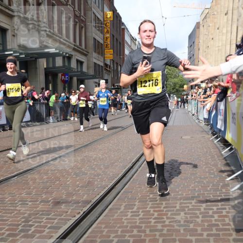 13.09.2026 - 21. swb-Marathon Bremen Strokosch-Dieckow http://msf.ph/oto/10325770 13.09.2026 11:00:51 Ziel 10093, 10428, 10639, 10753, 10892, 10964, 10965, 11049, 11116, 11260, 11306, 11428, 11540, 11681, 11682, 11728, 11751, 11813, 11816, 11850, 12085, 12116, 12241, 12245, 12283, 12390, 12391, 12428, 10263, 10272, 10275, 10306, 10367, 10368, 10369, 10857, 11055, 11162, 11180, 11247, 11343, 11359, 11475, 11556, 11687, 11708, 11769, 11797, 11804, 11819, 11838, 11959, 12006, 12397, 12428, 12430 meine-sportfotos.de