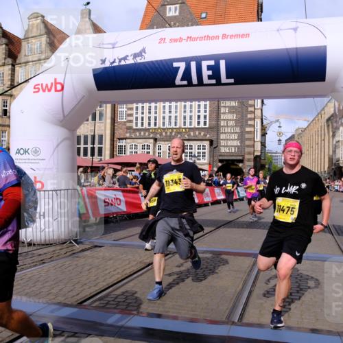 13.09.2026 - 21. swb-Marathon Bremen Tim E. http://msf.ph/oto/10325775 13.09.2026 11:01:01 Ziel 10263, 10272, 10275, 10306, 10367, 10368, 10857, 11055, 11162, 11180, 11247, 11343, 11475, 11556, 11687, 11708, 11797, 11804, 11819, 11838, 11959, 12006, 12397, 12430 meine-sportfotos.de