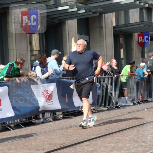 13.09.2026 - 21. swb-Marathon Bremen Strokosch-Dieckow http://msf.ph/oto/10326017 13.09.2026 11:00:57 Ziel 10639, 10647, 10648, 10678, 10892, 10964, 10965, 11049, 11116, 11260, 11306, 11428, 11459, 11681, 11682, 11751, 11796, 11813, 11816, 11850, 11969, 11970, 12062, 12085, 12241, 12245, 12283, 12390, 12391, 10093, 10263, 10306, 10367, 10368, 10428, 10753, 10857, 11055, 11162, 11180, 11247, 11343, 11359, 11475, 11540, 11556, 11687, 11708, 11728, 11797, 11804, 11819, 11838, 11959, 12006, 12085, 12116, 12397, 12428, 12430 meine-sportfotos.de