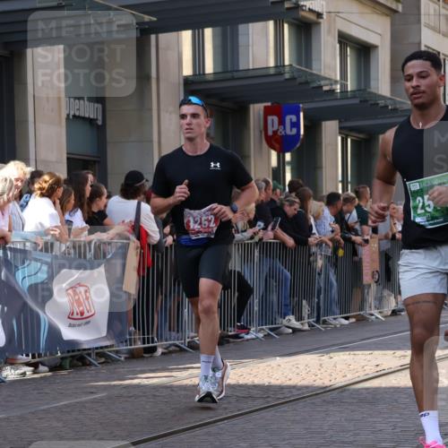 13.09.2026 - 21. swb-Marathon Bremen Strokosch-Dieckow http://msf.ph/oto/10326036 13.09.2026 13:20:07 Ziel 201, 232, 334, 1197, 1528, 1646, 1750, 2122, 2493, 2577, 2953, 3685, 3813, 4351, 4357, 4358, 5137, 5450, 5493, 5583, 6495, 6496, 6901, 7018, 7411, 7664, 8178, 9047, 9162, 9721, 9949, 13222, 205, 411, 431, 495, 511, 655, 1053, 1058, 1252, 1390, 1537, 1551, 1931, 1972, 2122, 2343, 2807, 2885, 2903, 3240, 3319, 3411, 3690, 3966, 4101, 4287, 5340, 5389, 5813, 5837, 6663, 7341, 7404, 7488, 7531, 8263, 9082, 9359, 9518, 9756, 13192 meine-sportfotos.de