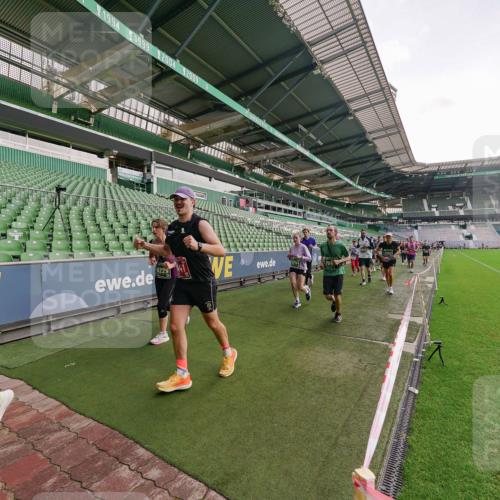 13.09.2026 - 21. swb-Marathon Bremen Michael Burmester http://msf.ph/oto/10326052 13.09.2026 13:29:55 Laufen im Stadion 171, 220, 297, 405, 422, 476, 685, 729, 754, 767, 806, 986, 1079, 1217, 1242, 1270, 1325, 1384, 1615, 1633, 1634, 1741, 1777, 1810, 1811, 1886, 1983, 2238, 2242, 2249, 2263, 2326, 2365, 2436, 2449, 2472, 2546, 2593, 2615, 2738, 2740, 2743, 2830, 2862, 2868, 2869, 2871, 2918, 2924, 2991, 2994, 3020, 3053, 3129, 3154, 3227, 3238, 3274, 3286, 3321, 3361, 3563, 3594, 3595, 3605, 3678, 3755, 3758, 3798, 3853, 3876, 3898, 3929, 3953, 3965, 3971, 3987, 4011, 4056 meine-sportfotos.de