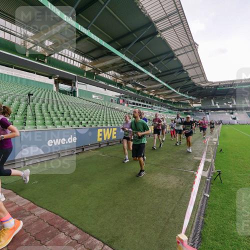 13.09.2026 - 21. swb-Marathon Bremen Michael Burmester http://msf.ph/oto/10326060 13.09.2026 13:29:56 Laufen im Stadion 171, 220, 297, 405, 422, 476, 685, 729, 754, 767, 806, 986, 1079, 1217, 1242, 1270, 1325, 1384, 1615, 1633, 1634, 1741, 1777, 1810, 1811, 1886, 1983, 2238, 2242, 2249, 2263, 2326, 2365, 2436, 2449, 2472, 2546, 2593, 2615, 2637, 2738, 2740, 2743, 2830, 2862, 2868, 2869, 2871, 2918, 2924, 2991, 2994, 3020, 3053, 3129, 3154, 3227, 3238, 3274, 3286, 3321, 3361, 3563, 3594, 3595, 3605, 3678, 3755, 3758, 3798, 3876, 3898, 3929, 3953, 3965, 3971, 3987, 4011, 4056 meine-sportfotos.de