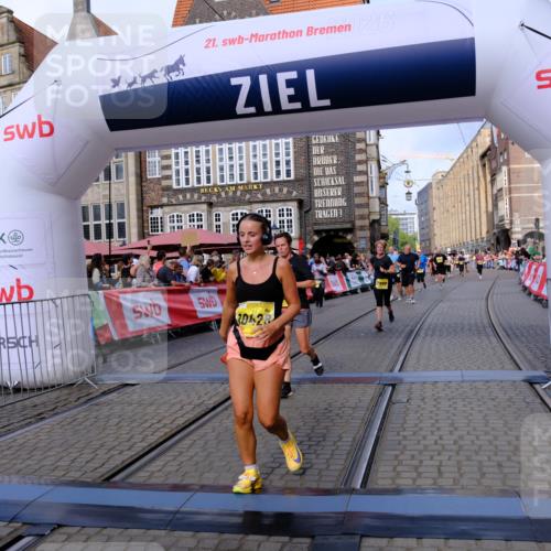 13.09.2026 - 21. swb-Marathon Bremen Tim E. http://msf.ph/oto/10326159 13.09.2026 11:01:18 Ziel 10093, 10367, 10368, 10428, 10639, 10753, 10964, 10965, 11049, 11055, 11116, 11247, 11359, 11428, 11540, 11681, 11682, 11728, 11804, 11850, 12006, 12085, 12116, 12241, 12428 meine-sportfotos.de