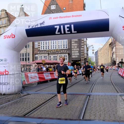 13.09.2026 - 21. swb-Marathon Bremen Tim E. http://msf.ph/oto/10326230 13.09.2026 11:01:21 Ziel 10093, 10428, 10639, 10753, 10892, 10964, 10965, 11049, 11116, 11247, 11359, 11428, 11540, 11681, 11682, 11728, 11850, 12085, 12116, 12241, 12283, 12428 meine-sportfotos.de