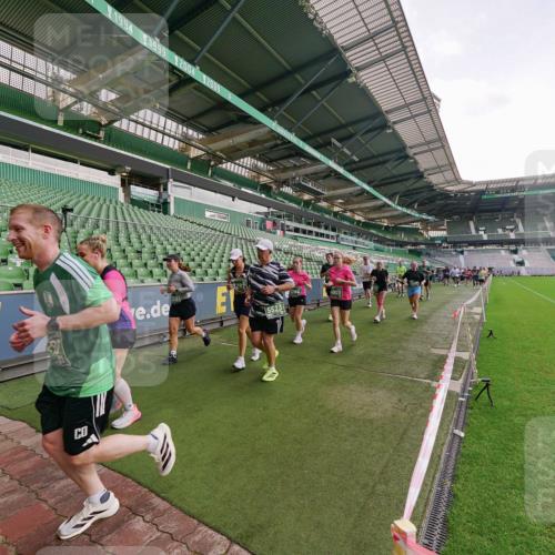 13.09.2026 - 21. swb-Marathon Bremen Michael Burmester http://msf.ph/oto/10326247 13.09.2026 13:30:12 Laufen im Stadion 122, 171, 224, 297, 405, 422, 476, 639, 685, 729, 754, 767, 806, 986, 1114, 1217, 1242, 1270, 1384, 1529, 1615, 1633, 1634, 1777, 1810, 1811, 1886, 1983, 2216, 2238, 2242, 2249, 2263, 2326, 2368, 2372, 2436, 2449, 2546, 2615, 2629, 2637, 2719, 2738, 2740, 2830, 2862, 2868, 2869, 2871, 2918, 2924, 2991, 2994, 3020, 3053, 3101, 3129, 3227, 3238, 3274, 3286, 3321, 3361, 3563, 3594, 3595, 3605, 3678, 3755, 3758, 3873, 3876, 3898, 3929, 3953, 3965, 3971, 4011, 4056, 357 meine-sportfotos.de