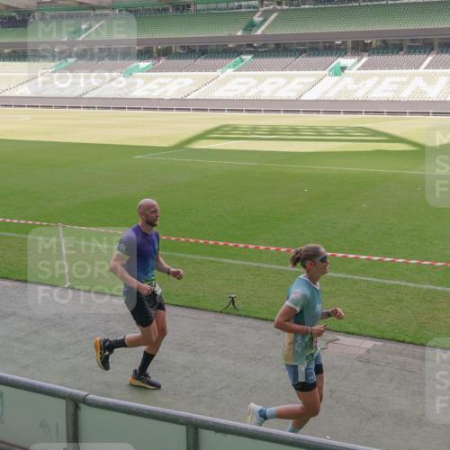 13.09.2026 - 21. swb-Marathon Bremen Michael Burmester http://msf.ph/oto/10326271 13.09.2026 12:55:45 Laufen im Stadion 161, 201, 205, 307, 388, 411, 461, 465, 495, 655, 854, 876, 913, 926, 948, 1053, 1058, 1197, 1390, 1537, 1599, 1645, 1750, 1972, 2001, 2040, 2122, 2125, 2234, 2251, 2260, 2319, 2383, 2390, 2474, 2535, 2604, 2733, 2801, 2812, 2870, 2922, 2948, 3012, 3057, 3119, 3134, 3175, 3192, 3202, 3206, 3241, 3246, 3290, 3346, 3348, 3356, 3357, 3411, 3508, 3706, 3716, 3836, 4135, 4137, 4171, 4413, 4479, 4733, 5277, 5430, 5530, 5695, 5867, 6106 meine-sportfotos.de
