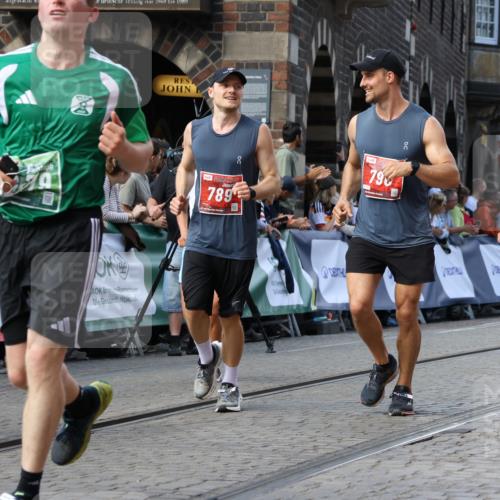13.09.2026 - 21. swb-Marathon Bremen Strokosch-Dieckow http://msf.ph/oto/10326274 13.09.2026 13:24:57 Ziel 282, 789, 790, 1516, 1582, 2280, 3375, 3524, 3994, 4198, 4277, 5328, 5572, 5664, 5668, 5669, 5953, 6080, 6626, 7568, 8310, 8636, 8784, 8881, 9264, 9541, 9676, 10069, 10071, 10097, 1080, 1166, 1264, 1436, 1448, 2322, 3105, 4091, 4113, 4507, 4918, 6943, 8245, 9073, 9152, 9360, 9493, 13088 meine-sportfotos.de