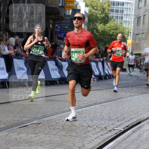 13.09.2026 - 21. swb-Marathon Bremen Strokosch-Dieckow http://msf.ph/oto/10326294 13.09.2026 13:11:57 Ziel 382, 4651, 5585, 6059, 7109, 8982, 8996, 13055, 493, 2444, 2447, 2820, 3336, 3703, 4283, 5940, 6739, 7621, 13013 meine-sportfotos.de