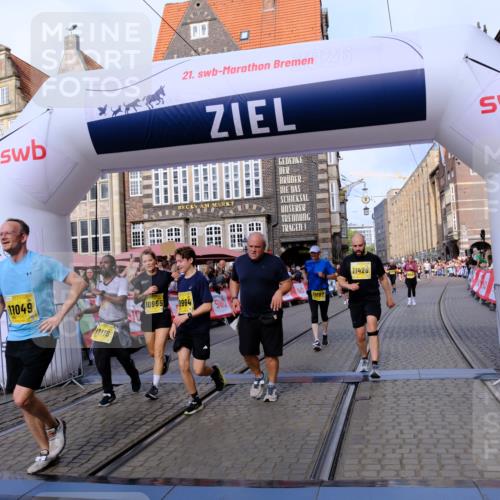 13.09.2026 - 21. swb-Marathon Bremen Tim E. http://msf.ph/oto/10326308 13.09.2026 11:01:24 Ziel 10093, 10428, 10639, 10753, 10892, 10964, 10965, 11049, 11116, 11260, 11306, 11428, 11540, 11681, 11682, 11728, 11751, 11816, 11850, 12085, 12116, 12241, 12245, 12283, 12390, 12391, 12428 meine-sportfotos.de