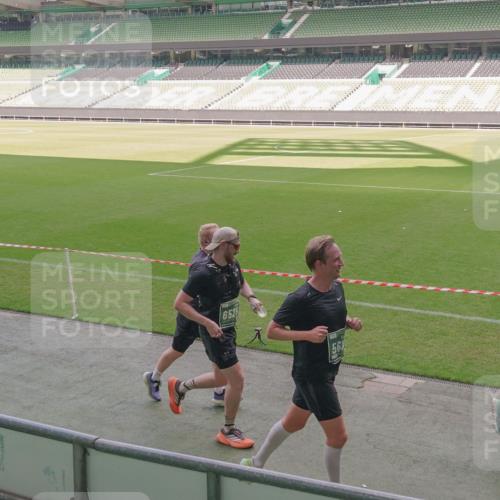 13.09.2026 - 21. swb-Marathon Bremen Michael Burmester http://msf.ph/oto/10326325 13.09.2026 12:55:49 Laufen im Stadion 161, 201, 205, 307, 388, 411, 431, 461, 465, 495, 655, 854, 876, 913, 926, 948, 1053, 1058, 1130, 1197, 1390, 1537, 1599, 1645, 1750, 1972, 2001, 2040, 2122, 2125, 2234, 2251, 2260, 2319, 2383, 2390, 2473, 2474, 2535, 2604, 2733, 2801, 2812, 2870, 2922, 2948, 3012, 3057, 3119, 3134, 3175, 3192, 3202, 3206, 3241, 3246, 3290, 3346, 3348, 3356, 3411, 3508, 3706, 3716, 3836, 4135, 4137, 4171, 4413, 4479, 4733, 5277, 5430, 5530, 5695, 5867, 6106 meine-sportfotos.de