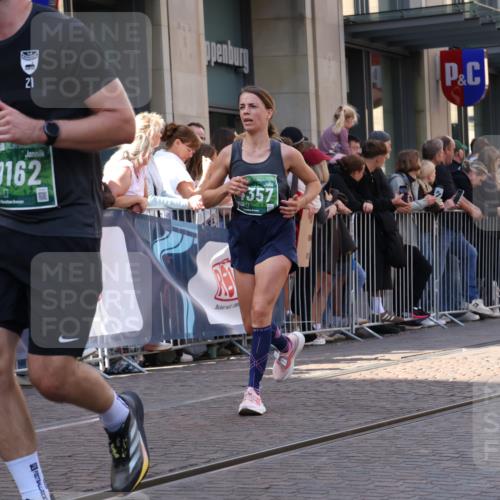 13.09.2026 - 21. swb-Marathon Bremen Strokosch-Dieckow http://msf.ph/oto/10326352 13.09.2026 13:20:16 Ziel 201, 232, 334, 541, 769, 876, 1197, 1528, 1646, 2493, 2577, 2953, 3813, 3866, 4174, 4351, 4357, 4358, 4482, 5137, 5213, 5450, 5493, 5855, 5954, 6177, 6495, 6496, 7411, 7517, 8141, 8178, 8804, 9047, 9162, 9691, 9721, 9949, 13126, 13222, 205, 431, 495, 511, 655, 1058, 1252, 1390, 1537, 1750, 1931, 1972, 2122, 2343, 2577, 2807, 2885, 2903, 3685, 3690, 4287, 5340, 5389, 5583, 5813, 5837, 6663, 6901, 7018, 7341, 7404, 7531, 7664, 8178, 9518, 9756, 13192 meine-sportfotos.de