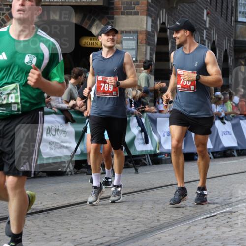 13.09.2026 - 21. swb-Marathon Bremen Strokosch-Dieckow http://msf.ph/oto/10326407 13.09.2026 13:24:57 Ziel 282, 789, 790, 1516, 1582, 2280, 3375, 3524, 3994, 4198, 4277, 5328, 5572, 5664, 5668, 5669, 5953, 6080, 6626, 7568, 8310, 8636, 8784, 8881, 9264, 9541, 9676, 10069, 10071, 10097, 1080, 1166, 1264, 1436, 1448, 2322, 3105, 4091, 4113, 4507, 4918, 6943, 8245, 9073, 9152, 9360, 9493, 13088 meine-sportfotos.de