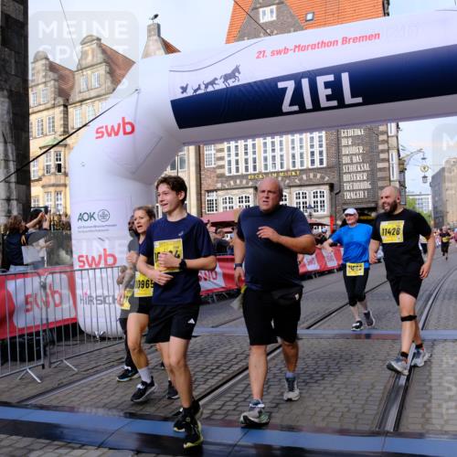 13.09.2026 - 21. swb-Marathon Bremen Tim E. http://msf.ph/oto/10326421 13.09.2026 11:01:25 Ziel 10093, 10428, 10639, 10753, 10892, 10964, 10965, 11049, 11116, 11260, 11306, 11428, 11540, 11681, 11682, 11728, 11751, 11813, 11816, 11850, 12085, 12116, 12241, 12245, 12283, 12390, 12391 meine-sportfotos.de