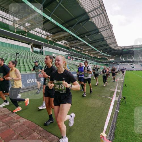 13.09.2026 - 21. swb-Marathon Bremen Michael Burmester http://msf.ph/oto/10326425 13.09.2026 13:30:31 Laufen im Stadion 122, 171, 224, 297, 405, 422, 476, 639, 754, 767, 806, 840, 1114, 1217, 1242, 1270, 1314, 1529, 1615, 1633, 1634, 1775, 1810, 1811, 1886, 1983, 2216, 2238, 2242, 2249, 2263, 2326, 2368, 2372, 2436, 2449, 2546, 2615, 2629, 2637, 2643, 2677, 2719, 2738, 2740, 2830, 2869, 2871, 2877, 2918, 2952, 2994, 3020, 3053, 3094, 3101, 3129, 3227, 3274, 3286, 3361, 3401, 3563, 3605, 3723, 3758, 3873, 3876, 3898, 3929, 3965, 3971, 4011, 4056, 357 meine-sportfotos.de