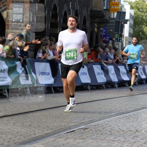 13.09.2026 - 21. swb-Marathon Bremen Strokosch-Dieckow http://msf.ph/oto/10326471 13.09.2026 13:12:02 Ziel 826, 4368, 4651, 5585, 6059, 6668, 8982, 8996, 9398, 13055, 2447, 2820, 3362, 3703, 3830, 4283, 5940, 6107, 6739, 7521, 7621, 13013 meine-sportfotos.de