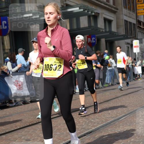 13.09.2026 - 21. swb-Marathon Bremen Strokosch-Dieckow http://msf.ph/oto/10326479 13.09.2026 11:01:06 Ziel 10181, 10251, 10560, 10647, 10648, 10678, 10892, 11260, 11306, 11324, 11459, 11467, 11550, 11551, 11666, 11751, 11788, 11796, 11798, 11813, 11816, 11969, 11970, 12047, 12062, 12245, 12283, 12390, 12391, 10093, 10367, 10368, 10428, 10639, 10753, 10857, 10964, 10965, 11049, 11055, 11116, 11247, 11359, 11428, 11540, 11681, 11682, 11728, 11797, 11804, 11819, 11850, 12006, 12085, 12116, 12241, 12397, 12428 meine-sportfotos.de