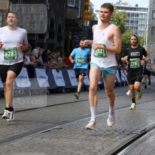 13.09.2026 - 21. swb-Marathon Bremen Strokosch-Dieckow http://msf.ph/oto/10326483 13.09.2026 13:12:03 Ziel 826, 4368, 4651, 5585, 6059, 6668, 8982, 8996, 9398, 13055, 2447, 2820, 3362, 3703, 3830, 4283, 5940, 6107, 6739, 7521, 13013 meine-sportfotos.de