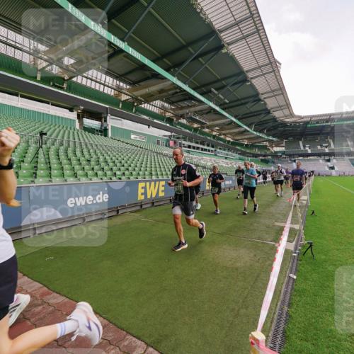 13.09.2026 - 21. swb-Marathon Bremen Michael Burmester http://msf.ph/oto/10326494 13.09.2026 13:30:38 Laufen im Stadion 122, 171, 224, 295, 297, 405, 639, 754, 767, 806, 840, 1114, 1217, 1242, 1270, 1314, 1329, 1529, 1633, 1634, 1775, 1810, 1811, 1886, 1983, 2216, 2238, 2242, 2249, 2263, 2368, 2372, 2436, 2449, 2546, 2615, 2629, 2637, 2643, 2677, 2719, 2738, 2740, 2830, 2869, 2871, 2877, 2918, 2952, 2994, 3038, 3053, 3094, 3101, 3129, 3227, 3286, 3401, 3426, 3563, 3605, 3723, 3758, 3873, 3876, 3898, 3918, 3929, 3965, 4011, 4056, 357 meine-sportfotos.de