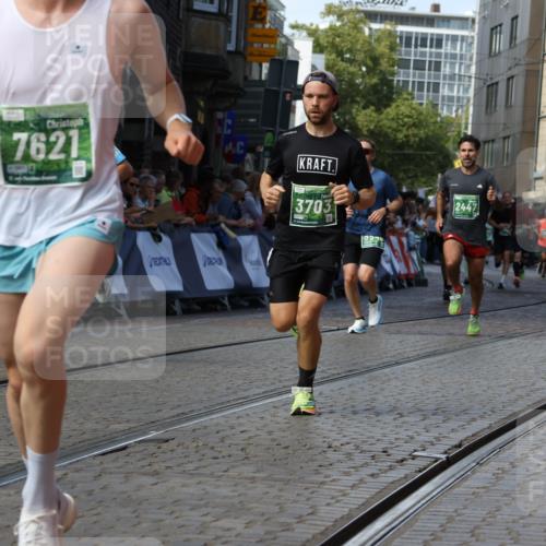 13.09.2026 - 21. swb-Marathon Bremen Strokosch-Dieckow http://msf.ph/oto/10326545 13.09.2026 13:12:04 Ziel 826, 4368, 4651, 5521, 5585, 6059, 6668, 8996, 9398, 13055, 2447, 2820, 3362, 3703, 3830, 5940, 6107, 6739, 7521, 13013 meine-sportfotos.de