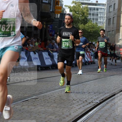 13.09.2026 - 21. swb-Marathon Bremen Strokosch-Dieckow http://msf.ph/oto/10326557 13.09.2026 13:12:04 Ziel 826, 4368, 4651, 5521, 5585, 6059, 6668, 8996, 9398, 13055, 2447, 2820, 3362, 3703, 3830, 5940, 6107, 6739, 7521, 13013 meine-sportfotos.de