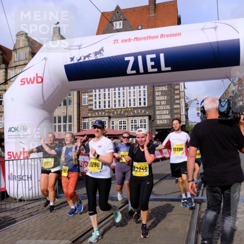 13.09.2026 - 21. swb-Marathon Bremen Tim E. http://msf.ph/oto/10326596 13.09.2026 11:01:32 Ziel 10639, 10678, 10892, 10964, 10965, 11049, 11116, 11260, 11306, 11428, 11681, 11682, 11751, 11796, 11813, 11816, 11850, 12062, 12241, 12245, 12283, 12390, 12391 meine-sportfotos.de