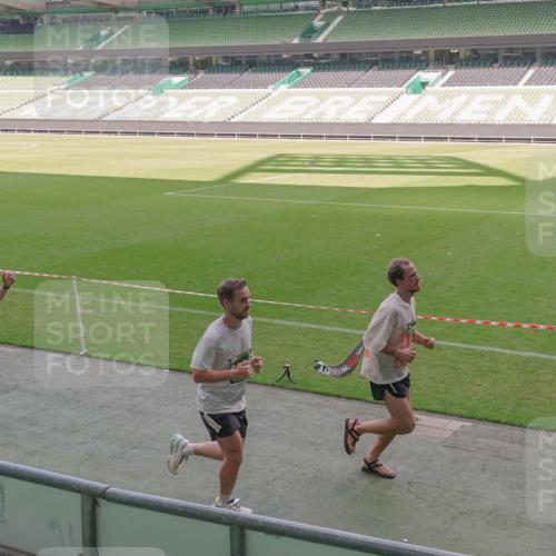 13.09.2026 - 21. swb-Marathon Bremen Michael Burmester http://msf.ph/oto/10326622 13.09.2026 12:56:10 Laufen im Stadion 201, 205, 307, 388, 411, 431, 465, 495, 655, 769, 854, 857, 876, 913, 926, 948, 1058, 1130, 1197, 1390, 1537, 1599, 1601, 1645, 1750, 1972, 2001, 2040, 2122, 2125, 2234, 2251, 2260, 2319, 2383, 2473, 2474, 2535, 2604, 2634, 2671, 2761, 2812, 2922, 2948, 3057, 3119, 3134, 3175, 3192, 3202, 3246, 3290, 3346, 3348, 3411, 3458, 3508, 3706, 3716, 3813, 3836, 4135, 4137, 4171, 4413, 4479, 4733, 5277, 5430, 5530, 5695, 5867, 6106 meine-sportfotos.de