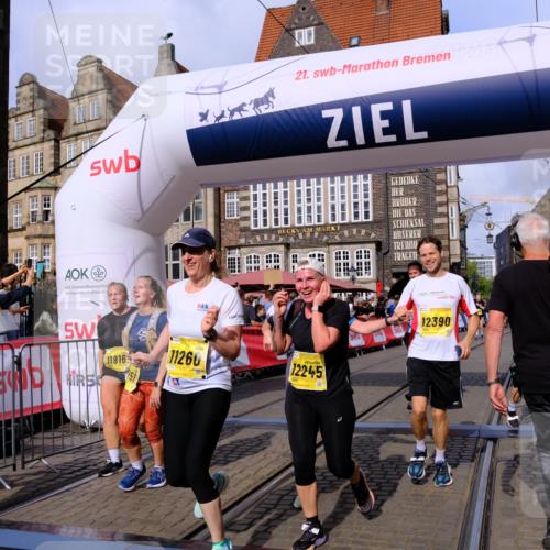 13.09.2026 - 21. swb-Marathon Bremen Tim E. http://msf.ph/oto/10326639 13.09.2026 11:01:32 Ziel 10639, 10678, 10892, 10964, 10965, 11049, 11116, 11260, 11306, 11428, 11681, 11682, 11751, 11796, 11813, 11816, 11850, 12062, 12241, 12245, 12283, 12390, 12391 meine-sportfotos.de