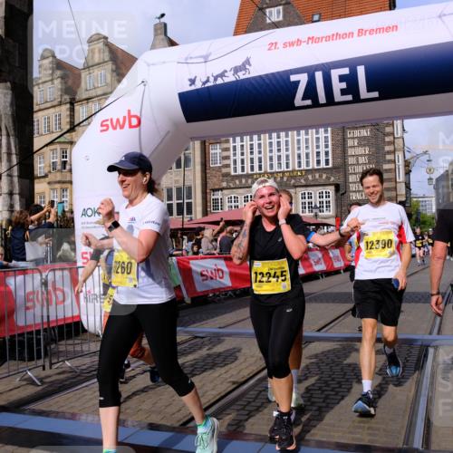 13.09.2026 - 21. swb-Marathon Bremen Tim E. http://msf.ph/oto/10326662 13.09.2026 11:01:33 Ziel 10647, 10648, 10678, 10892, 10964, 10965, 11049, 11116, 11260, 11306, 11428, 11681, 11682, 11751, 11796, 11813, 11816, 11850, 11969, 11970, 12062, 12241, 12245, 12283, 12390, 12391 meine-sportfotos.de