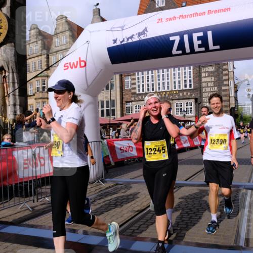 13.09.2026 - 21. swb-Marathon Bremen Tim E. http://msf.ph/oto/10326674 13.09.2026 11:01:33 Ziel 10647, 10648, 10678, 10892, 10964, 10965, 11049, 11116, 11260, 11306, 11428, 11681, 11682, 11751, 11796, 11813, 11816, 11850, 11969, 11970, 12062, 12241, 12245, 12283, 12390, 12391 meine-sportfotos.de