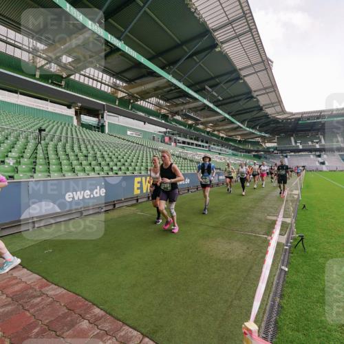 13.09.2026 - 21. swb-Marathon Bremen Michael Burmester http://msf.ph/oto/10326687 13.09.2026 13:31:01 Laufen im Stadion 122, 171, 224, 295, 297, 405, 487, 639, 767, 806, 840, 965, 1114, 1142, 1242, 1310, 1314, 1329, 1529, 1633, 1634, 1775, 1810, 1811, 1869, 1886, 1892, 1904, 1983, 2216, 2238, 2242, 2249, 2263, 2368, 2372, 2449, 2615, 2629, 2637, 2643, 2677, 2719, 2726, 2738, 2830, 2869, 2871, 2877, 2918, 2945, 2952, 2994, 3038, 3053, 3094, 3101, 3140, 3223, 3227, 3286, 3401, 3426, 3563, 3644, 3723, 3736, 3873, 3876, 3898, 3918, 3929, 3944, 4056, 357 meine-sportfotos.de