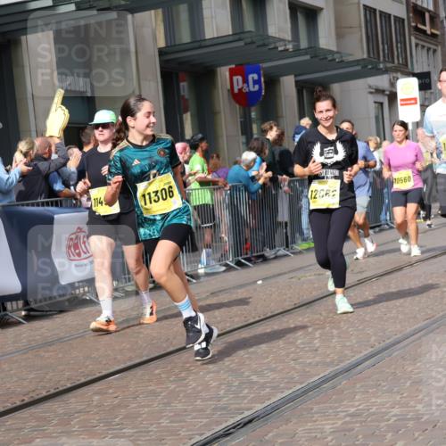 13.09.2026 - 21. swb-Marathon Bremen Strokosch-Dieckow http://msf.ph/oto/10326719 13.09.2026 11:01:15 Ziel 10181, 10251, 10332, 10497, 10560, 10647, 10648, 10678, 11075, 11150, 11305, 11324, 11459, 11467, 11486, 11550, 11551, 11666, 11668, 11747, 11788, 11796, 11798, 11969, 11970, 11985, 11986, 12047, 12062, 10093, 10428, 10639, 10753, 10892, 10964, 10965, 11049, 11116, 11260, 11306, 11359, 11428, 11540, 11681, 11682, 11728, 11751, 11813, 11816, 11850, 12085, 12116, 12241, 12245, 12283, 12390, 12391, 12428 meine-sportfotos.de