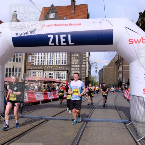 13.09.2026 - 21. swb-Marathon Bremen Tim E. http://msf.ph/oto/10326721 13.09.2026 11:01:39 Ziel 10181, 10560, 10647, 10648, 10678, 10892, 11260, 11306, 11459, 11467, 11550, 11551, 11666, 11751, 11788, 11796, 11798, 11813, 11816, 11969, 11970, 12047, 12062, 12245, 12283, 12390, 12391 meine-sportfotos.de