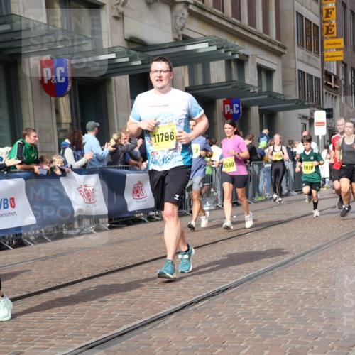 13.09.2026 - 21. swb-Marathon Bremen Strokosch-Dieckow http://msf.ph/oto/10326811 13.09.2026 11:01:17 Ziel 10181, 10251, 10332, 10497, 10560, 10647, 10648, 10678, 11075, 11150, 11305, 11324, 11459, 11467, 11479, 11486, 11550, 11551, 11666, 11668, 11747, 11788, 11796, 11798, 11969, 11970, 11985, 11986, 12047, 12062, 10093, 10428, 10639, 10753, 10892, 10964, 10965, 11049, 11116, 11260, 11306, 11428, 11540, 11681, 11682, 11728, 11751, 11813, 11816, 11850, 12085, 12116, 12241, 12245, 12283, 12390, 12391 meine-sportfotos.de