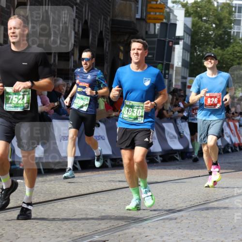 13.09.2026 - 21. swb-Marathon Bremen Strokosch-Dieckow http://msf.ph/oto/10326830 13.09.2026 13:12:13 Ziel 493, 826, 863, 2444, 3336, 4368, 4651, 4698, 5521, 5585, 5893, 6668, 8996, 9398, 13055, 899, 1517, 2480, 3362, 3830, 4560, 7328, 7521, 8981 meine-sportfotos.de