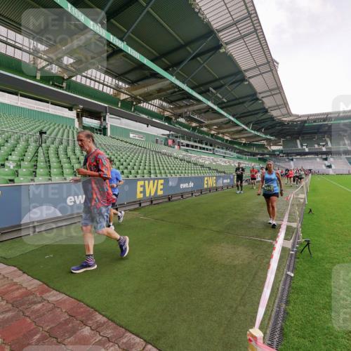 13.09.2026 - 21. swb-Marathon Bremen Michael Burmester http://msf.ph/oto/10326831 13.09.2026 13:31:19 Laufen im Stadion 122, 224, 295, 297, 386, 405, 487, 617, 639, 767, 806, 840, 965, 1114, 1142, 1310, 1314, 1326, 1329, 1529, 1633, 1634, 1775, 1801, 1810, 1811, 1869, 1892, 1897, 1904, 1983, 2216, 2242, 2249, 2253, 2344, 2368, 2372, 2615, 2629, 2637, 2643, 2677, 2719, 2726, 2738, 2869, 2871, 2877, 2918, 2945, 2952, 2994, 3038, 3094, 3101, 3140, 3223, 3227, 3379, 3401, 3426, 3572, 3644, 3723, 3736, 3873, 3876, 3918, 3929, 3944, 4056, 357 meine-sportfotos.de