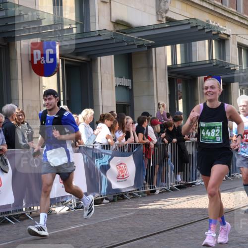 13.09.2026 - 21. swb-Marathon Bremen Strokosch-Dieckow http://msf.ph/oto/10326854 13.09.2026 13:20:29 Ziel 541, 769, 876, 1056, 1528, 1881, 2425, 2640, 3356, 3866, 4126, 4174, 4316, 4357, 4465, 4482, 4612, 5161, 5213, 5855, 5954, 6177, 6401, 6680, 7411, 7517, 7902, 8005, 8141, 8804, 8971, 9162, 9691, 9949, 13126, 201, 232, 334, 655, 1197, 1528, 1646, 1750, 1931, 2122, 2493, 2577, 2885, 2953, 3685, 3813, 4351, 4358, 5137, 5450, 5493, 5583, 6495, 6496, 6901, 7018, 7341, 7664, 8178, 9047, 9518, 9721, 9756, 9949, 13222 meine-sportfotos.de