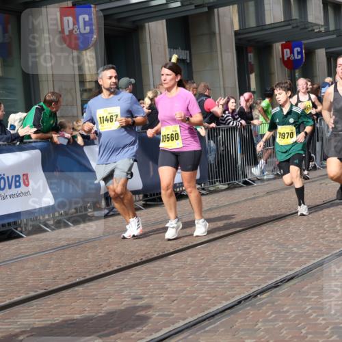 13.09.2026 - 21. swb-Marathon Bremen Strokosch-Dieckow http://msf.ph/oto/10326869 13.09.2026 11:01:18 Ziel 10181, 10251, 10332, 10497, 10560, 10647, 10648, 10678, 11075, 11150, 11305, 11324, 11459, 11467, 11479, 11486, 11550, 11551, 11666, 11668, 11747, 11788, 11796, 11798, 11969, 11970, 11985, 11986, 12047, 12062, 10428, 10639, 10678, 10892, 10964, 10965, 11049, 11116, 11260, 11306, 11428, 11540, 11681, 11682, 11751, 11796, 11813, 11816, 11850, 12085, 12241, 12245, 12283, 12390, 12391 meine-sportfotos.de