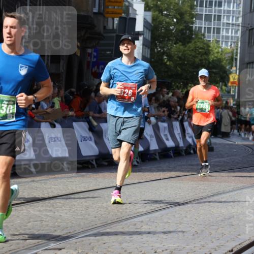 13.09.2026 - 21. swb-Marathon Bremen Strokosch-Dieckow http://msf.ph/oto/10326875 13.09.2026 13:12:14 Ziel 493, 826, 863, 2444, 3336, 4368, 4651, 4698, 5521, 5585, 5893, 6668, 7621, 8996, 9398, 13055, 899, 1517, 2480, 3362, 3830, 4560, 7328, 8981 meine-sportfotos.de
