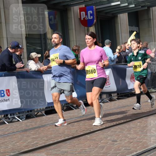 13.09.2026 - 21. swb-Marathon Bremen Strokosch-Dieckow http://msf.ph/oto/10326908 13.09.2026 11:01:19 Ziel 10181, 10251, 10332, 10497, 10560, 10647, 10648, 11075, 11150, 11305, 11324, 11412, 11413, 11459, 11467, 11479, 11486, 11550, 11551, 11666, 11668, 11747, 11788, 11798, 11969, 11970, 11985, 11986, 12047, 12062, 12379, 10428, 10639, 10678, 10892, 10964, 10965, 11049, 11116, 11260, 11306, 11428, 11681, 11682, 11751, 11796, 11813, 11816, 11850, 12062, 12085, 12241, 12245, 12283, 12390, 12391 meine-sportfotos.de