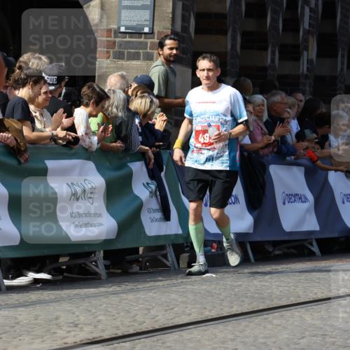 13.09.2026 - 21. swb-Marathon Bremen Strokosch-Dieckow http://msf.ph/oto/10326962 13.09.2026 13:12:20 Ziel 493, 826, 863, 2444, 2447, 2820, 3336, 3703, 4283, 4368, 4698, 5521, 5893, 5940, 6668, 6739, 7621, 9398, 899, 1517, 2480, 3054, 4560, 5416, 6796, 7328, 8981, 9803 meine-sportfotos.de