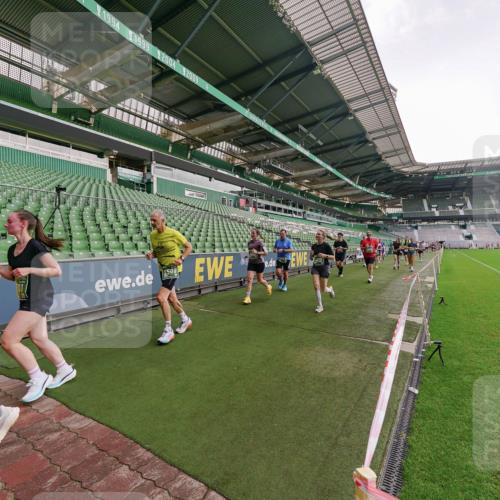 13.09.2026 - 21. swb-Marathon Bremen Michael Burmester http://msf.ph/oto/10326979 13.09.2026 13:31:36 Laufen im Stadion 122, 224, 295, 297, 344, 386, 487, 617, 639, 690, 806, 840, 965, 1114, 1133, 1142, 1310, 1314, 1326, 1329, 1427, 1529, 1775, 1801, 1810, 1869, 1892, 1897, 1904, 2216, 2242, 2249, 2253, 2270, 2274, 2344, 2368, 2372, 2523, 2556, 2615, 2629, 2637, 2643, 2677, 2719, 2726, 2869, 2871, 2877, 2918, 2945, 2952, 2994, 3038, 3094, 3101, 3140, 3223, 3227, 3350, 3379, 3401, 3426, 3572, 3644, 3723, 3736, 3746, 3873, 3876, 3918, 3944, 357 meine-sportfotos.de