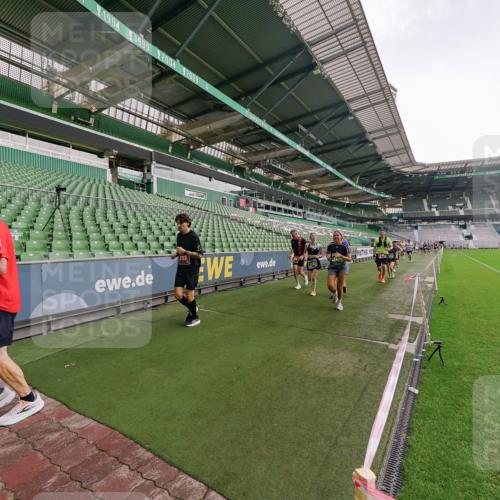 13.09.2026 - 21. swb-Marathon Bremen Michael Burmester http://msf.ph/oto/10327015 13.09.2026 13:31:40 Laufen im Stadion 122, 224, 295, 297, 344, 386, 487, 617, 639, 690, 806, 840, 965, 1114, 1133, 1142, 1310, 1314, 1326, 1329, 1427, 1529, 1775, 1801, 1869, 1892, 1897, 1904, 1923, 2216, 2242, 2249, 2253, 2270, 2274, 2344, 2368, 2372, 2523, 2556, 2629, 2637, 2643, 2649, 2677, 2719, 2726, 2869, 2871, 2877, 2918, 2945, 2952, 2994, 3038, 3094, 3101, 3140, 3223, 3227, 3350, 3379, 3401, 3426, 3572, 3644, 3723, 3736, 3746, 3873, 3876, 3918, 3944, 357 meine-sportfotos.de